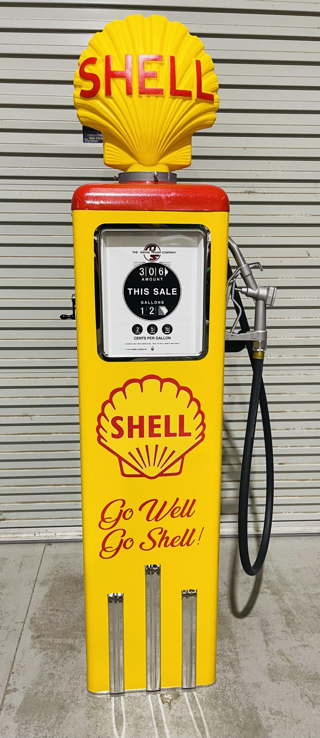 Shell With Clam Reproduction Petrol Bowser